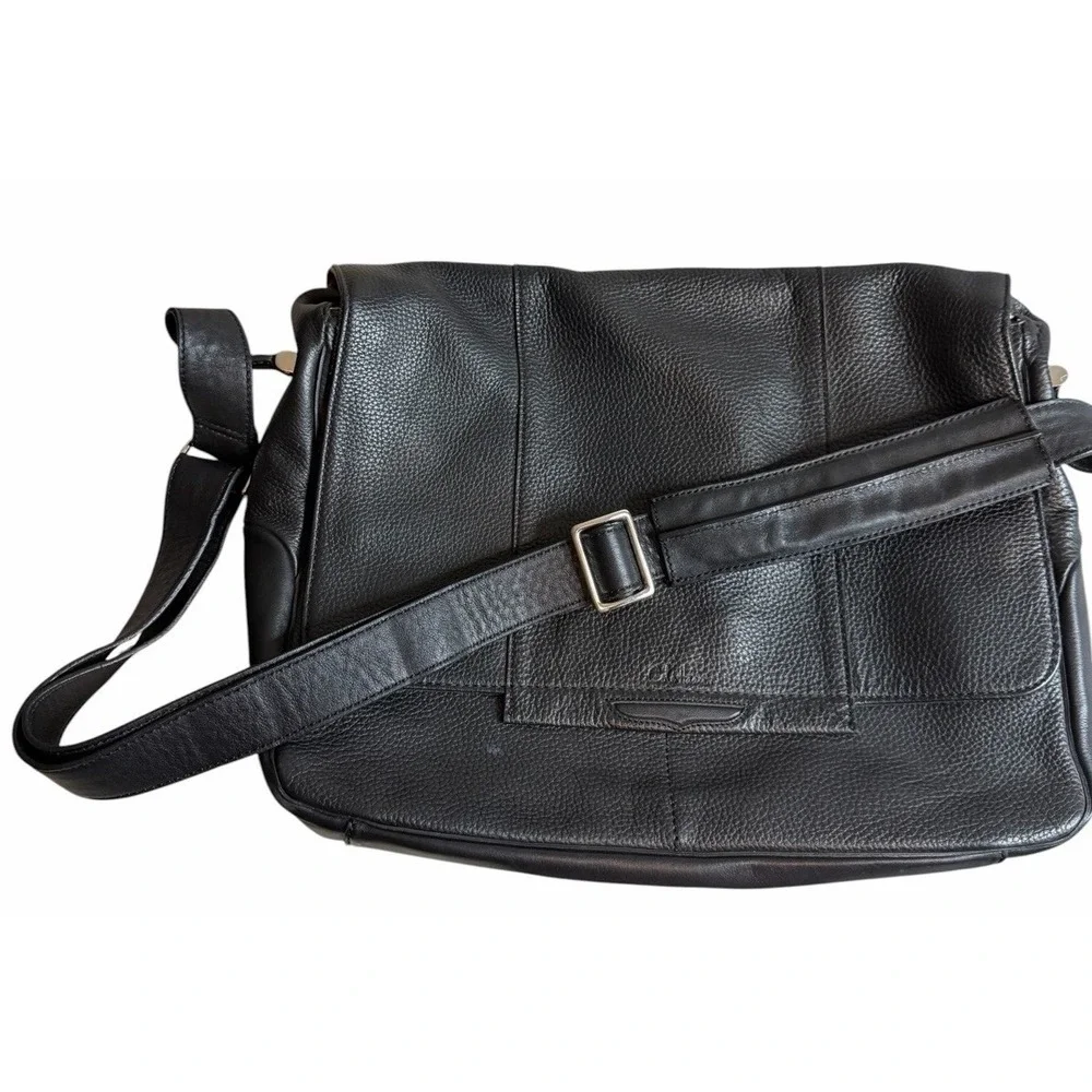 Cole Haan‎ Black Pebbled Leather Messenger Bag Laptop Crossbody Briefcase
